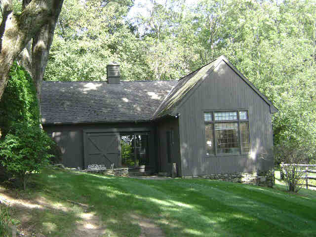 Building photograph for 340 LONG MTN RD